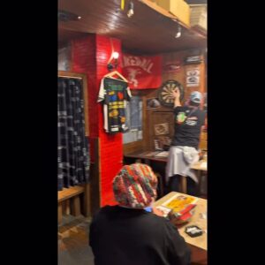 大阪で、世界と乾杯。🍻 言葉が違っても、 音楽とお酒があれば […]