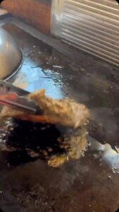 🔥鉄板からこの音…反則です🤤 スパイスを効かせたジャークチキ […]